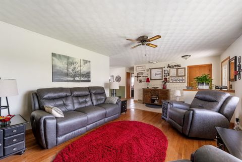 Tiny photo for 801 S Mississippi Street, BlueGrass, IA 52726 (MLS # 100000032)