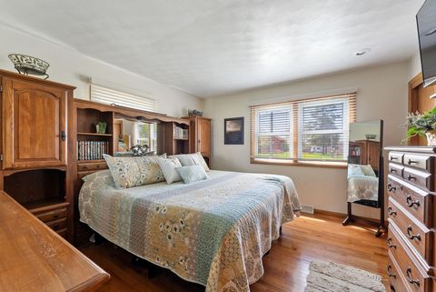 Tiny photo for 801 S Mississippi Street, BlueGrass, IA 52726 (MLS # 100000032)