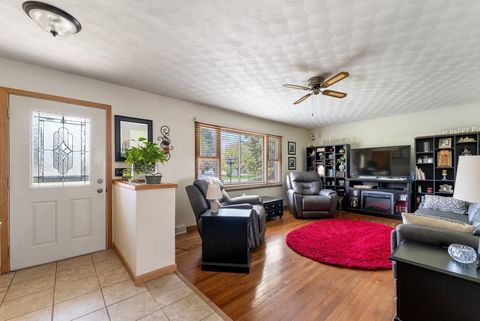 Tiny photo for 801 S Mississippi Street, BlueGrass, IA 52726 (MLS # 100000032)