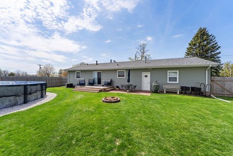 Tiny photo for 801 S Mississippi Street, BlueGrass, IA 52726 (MLS # 100000032)