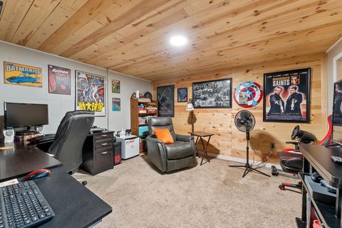 Tiny photo for 801 S Mississippi Street, BlueGrass, IA 52726 (MLS # 100000032)