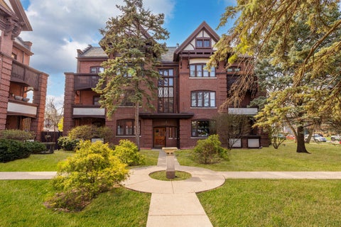 Tiny photo for 116 S East Avenue #1E, Oak Park, IL 60302 (MLS # 12691862)