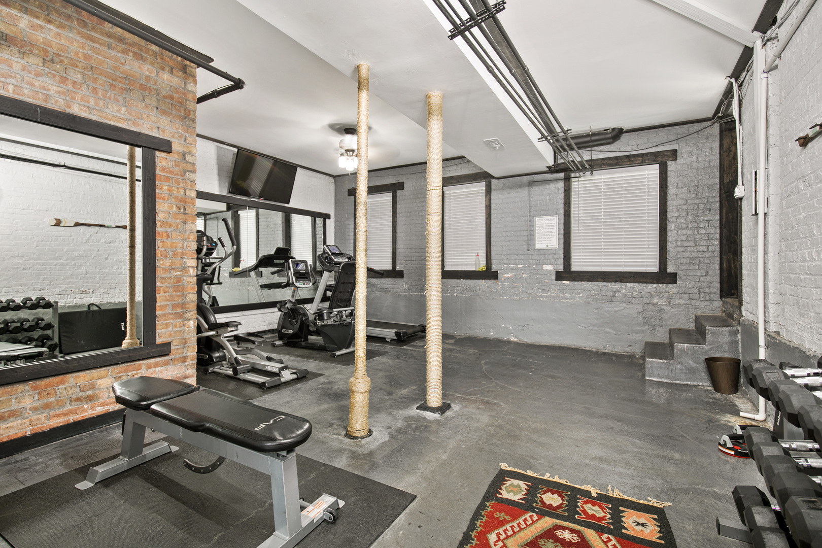 6111 N Winthrop Avenue 3