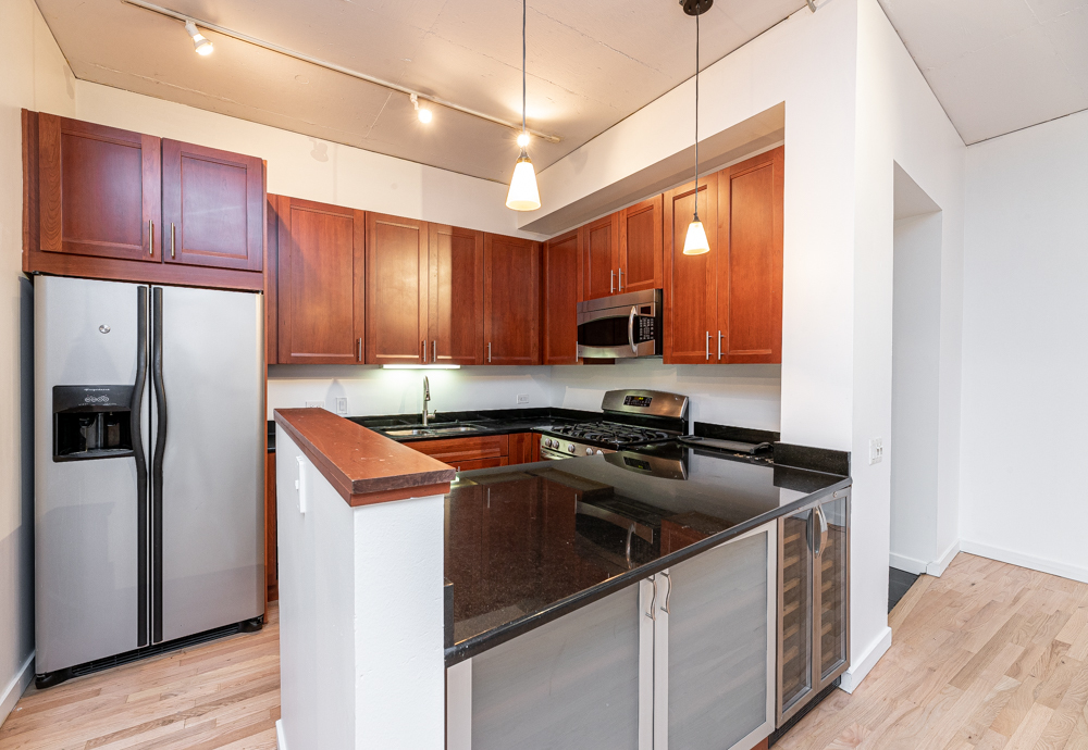 939 W Huron Street 401