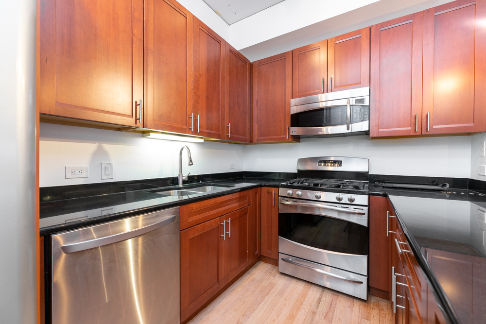 939 W Huron Street 401