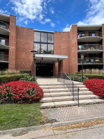1615 E Central Road 422-C Arlington Heights IL 60005