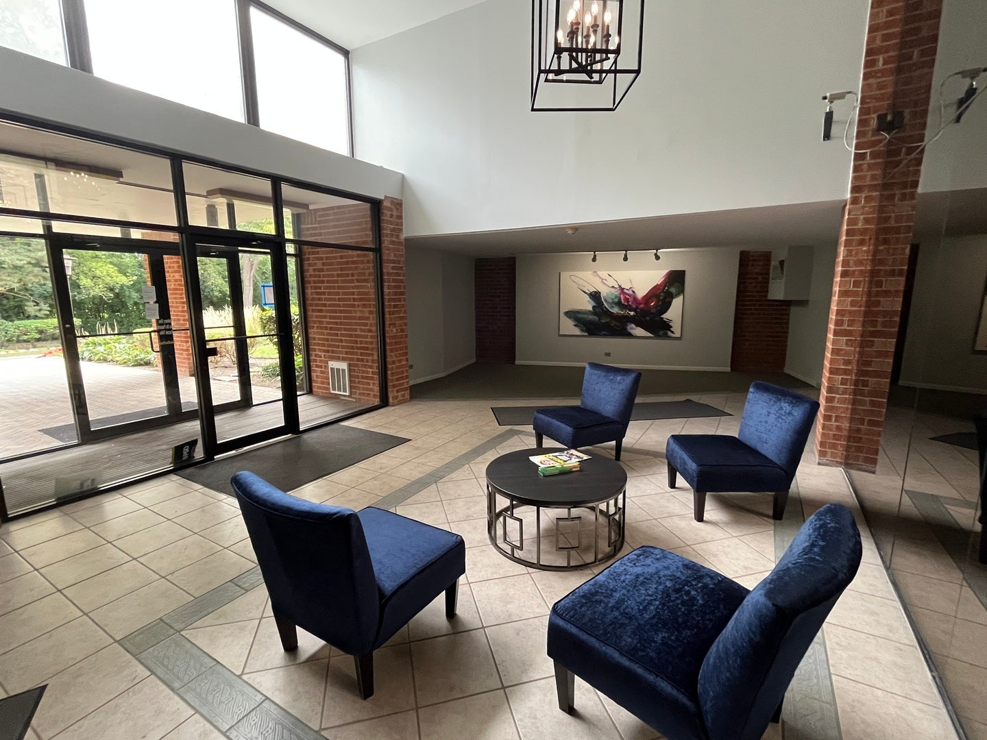 1615 E Central Road 422-C