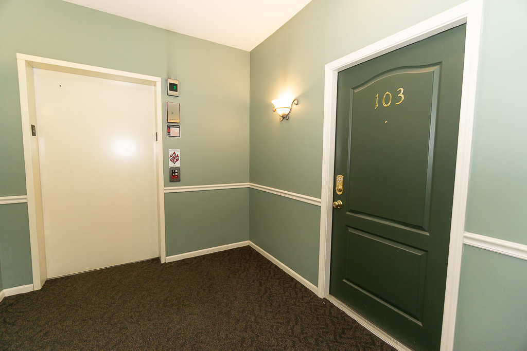 1291 W Lake Street 103