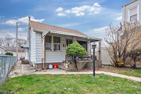 Tiny photo for 3316 N Paris Avenue, Chicago, IL 60634 (MLS # 12524833)