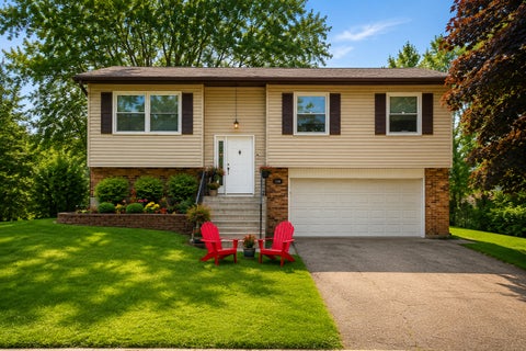 Tiny photo for 138 S Berteau Avenue, Bartlett, IL 60103 (MLS # 12700112)