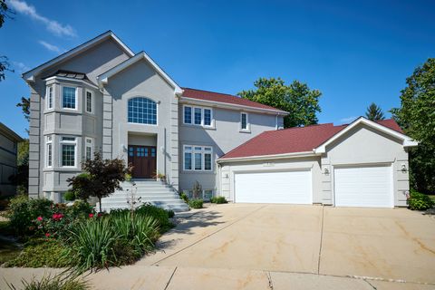 Photo of 17W060 Burr Oak Lane, Willowbrook, IL 60527 (MLS # 12477202)