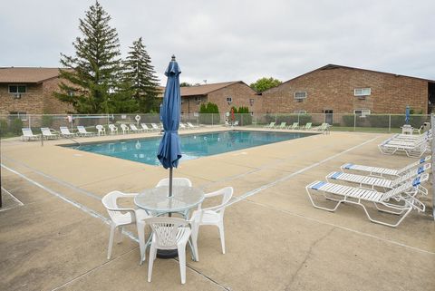 Tiny photo for 834 E Old Willow Road #210, Prospect Heights, IL 60070 (MLS # 12496177)