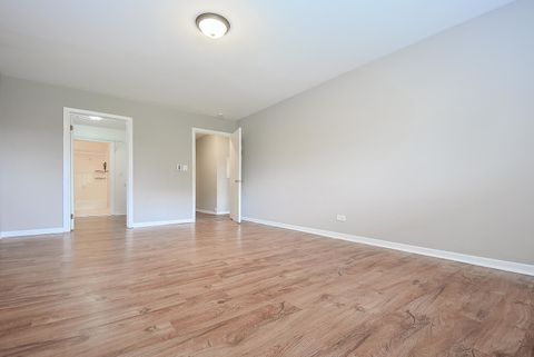 Tiny photo for 834 E Old Willow Road #210, Prospect Heights, IL 60070 (MLS # 12496177)