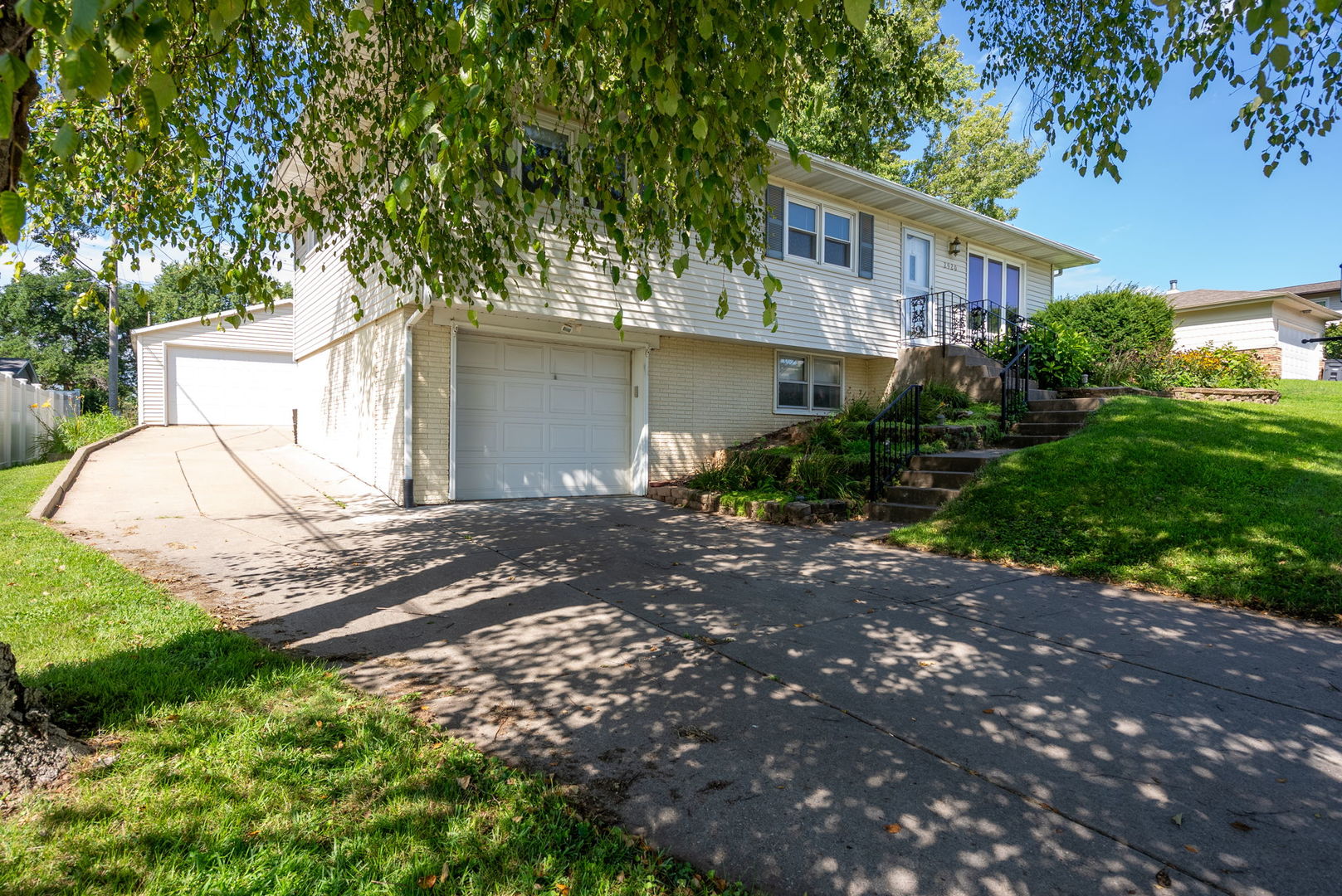 2920 Cambridge Drive