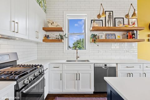 Tiny photo for 2742 N Hamlin Avenue #3N, Chicago, IL 60647 (MLS # 12401040)