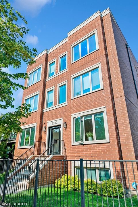 Photo of 2742 N Hamlin Avenue #3N, Chicago, IL 60647 (MLS # 12401040)