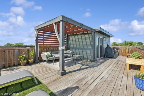 Tiny photo for 2742 N Hamlin Avenue #3N, Chicago, IL 60647 (MLS # 12401040)