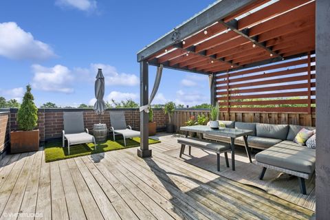 Tiny photo for 2742 N Hamlin Avenue #3N, Chicago, IL 60647 (MLS # 12401040)