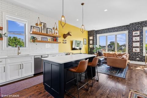 Tiny photo for 2742 N Hamlin Avenue #3N, Chicago, IL 60647 (MLS # 12401040)