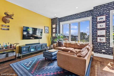 Tiny photo for 2742 N Hamlin Avenue #3N, Chicago, IL 60647 (MLS # 12401040)