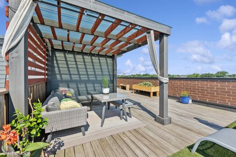 Tiny photo for 2742 N Hamlin Avenue #3N, Chicago, IL 60647 (MLS # 12401040)