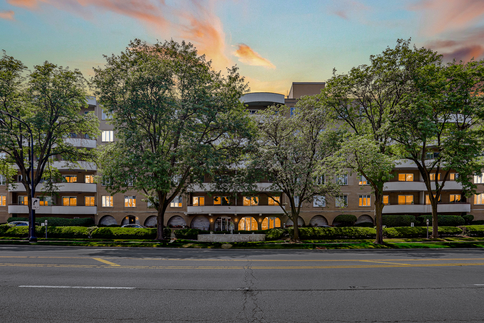6400 N Cicero Avenue 213