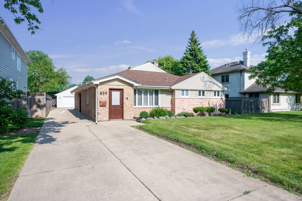 839 Meadowlark Lane