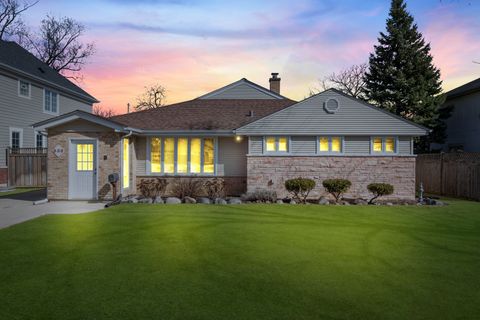 839 Meadowlark Lane Glenview IL 60025