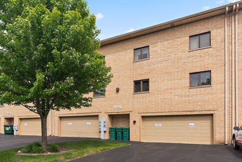Tiny photo for 15703 Old Orchard Court #1S, Orland Park, IL 60462 (MLS # 12657382)