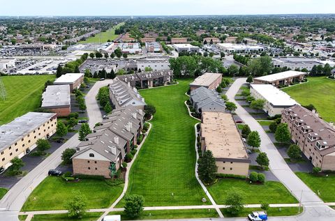 Tiny photo for 15703 Old Orchard Court #1S, Orland Park, IL 60462 (MLS # 12657382)