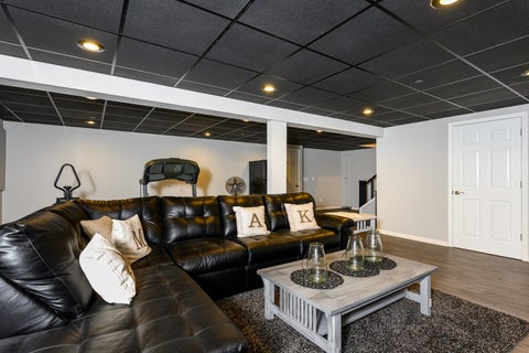 Tiny photo for 6080 Halloran Lane, Hoffman Estates, IL 60192 (MLS # 12773024)