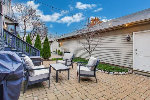 Tiny photo for 1506 W NORTHWEST Highway, Arlington Heights, IL 60004 (MLS # 12519073)