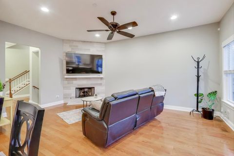 Tiny photo for 1506 W NORTHWEST Highway, Arlington Heights, IL 60004 (MLS # 12519073)