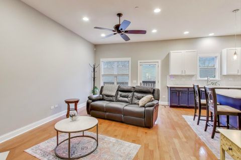 Tiny photo for 1506 W NORTHWEST Highway, Arlington Heights, IL 60004 (MLS # 12519073)