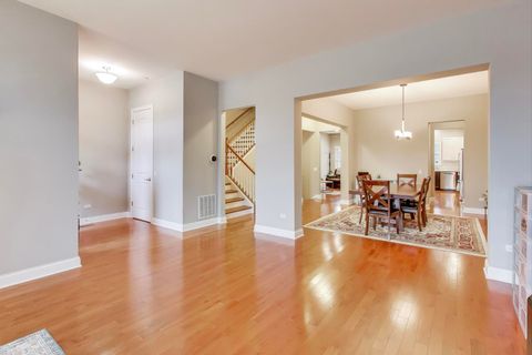 Tiny photo for 1506 W NORTHWEST Highway, Arlington Heights, IL 60004 (MLS # 12519073)