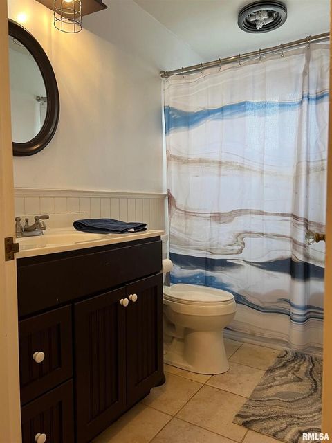 Tiny photo for 1508 E WALNUT Street, Carbondale, IL 62902 (MLS # EB460740)