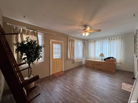 Tiny photo for 1508 E WALNUT Street, Carbondale, IL 62902 (MLS # EB460740)