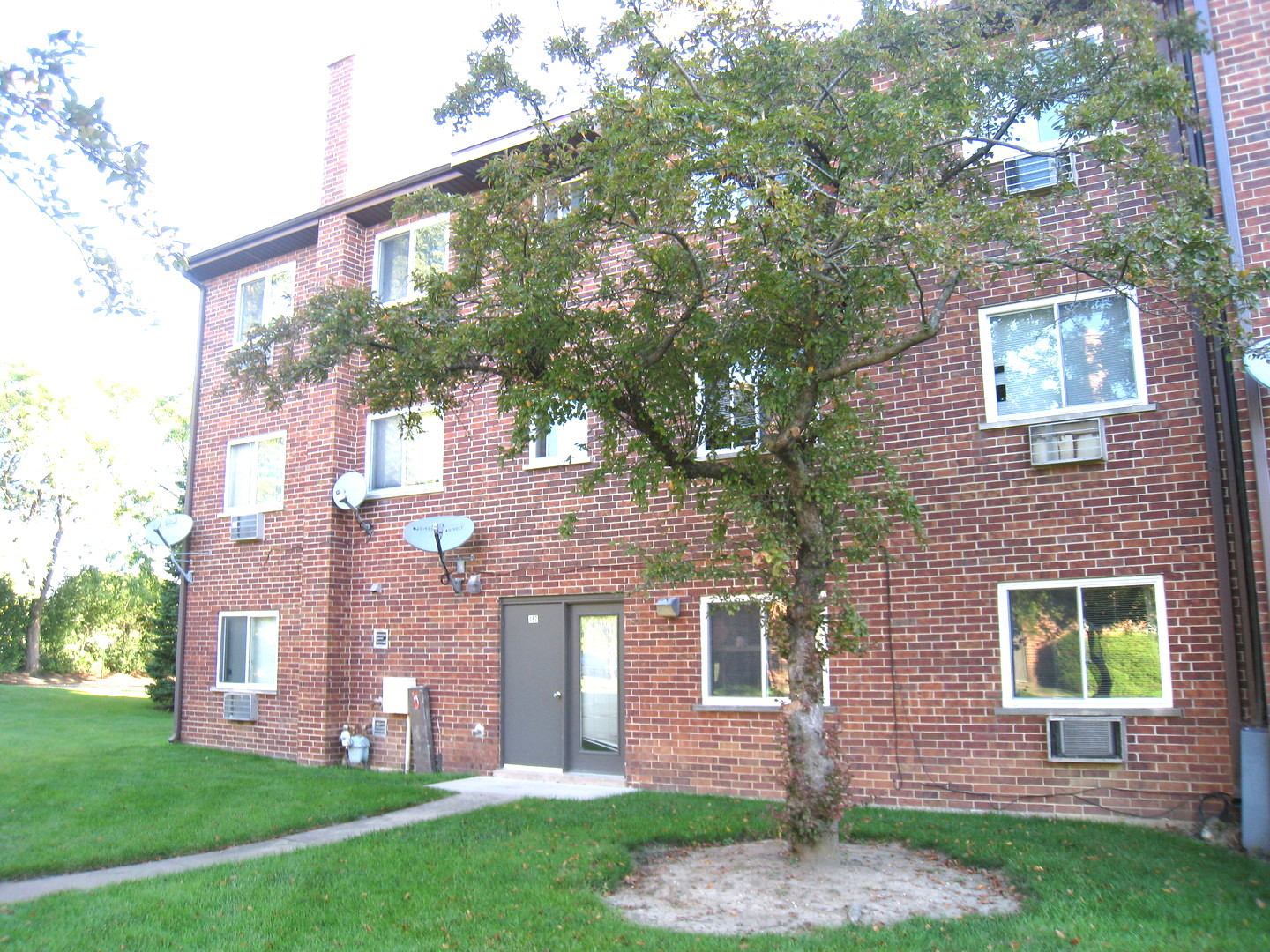 Schaumburg, Illinois 60193, United States, 2 Bedrooms Bedrooms, ,1 BathroomBathrooms,Residential,Active,201667