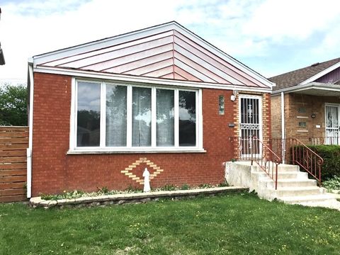 Photo of 4812 S Leclaire Avenue, Chicago, IL 60638 (MLS # 12654671)
