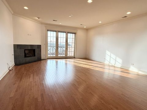 Tiny photo for 2811 N Bell Avenue #301, Chicago, IL 60618 (MLS # 12529303)