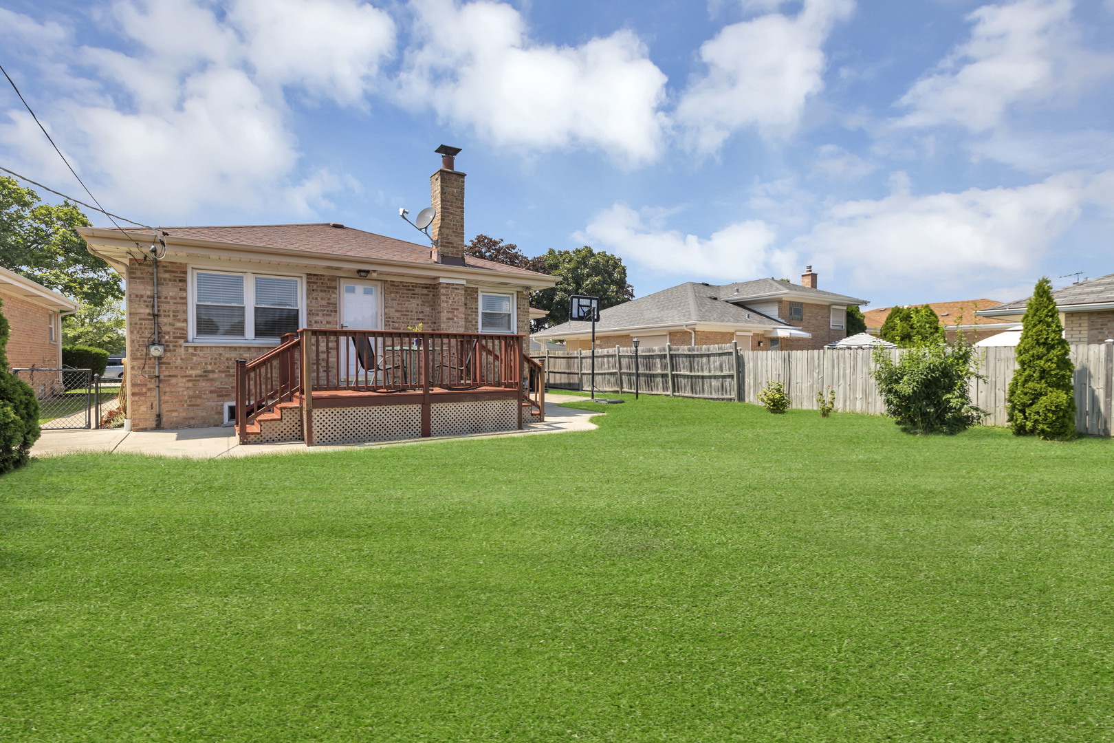 8809 Oleander Avenue