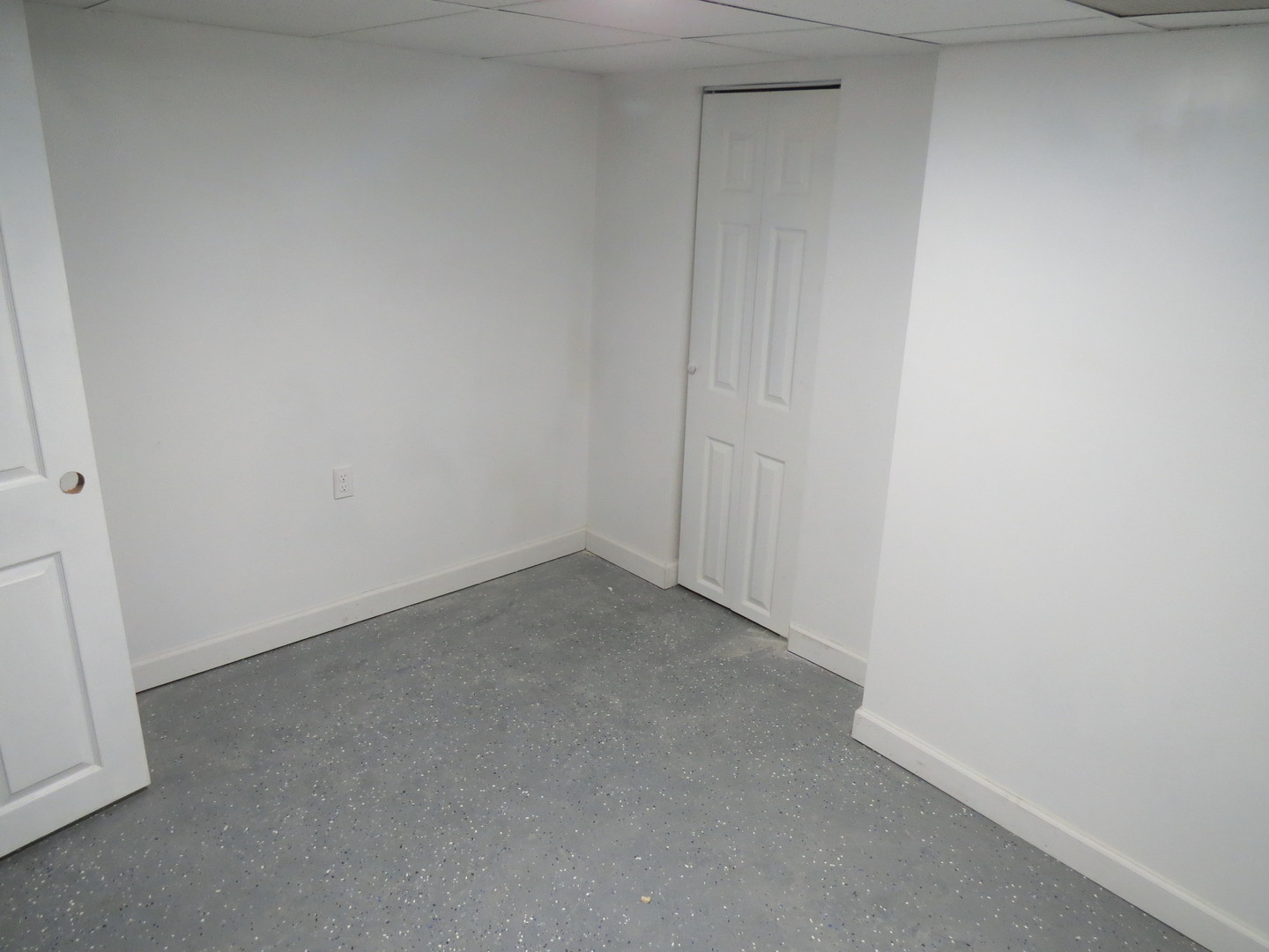 7120 S Eberhart Avenue