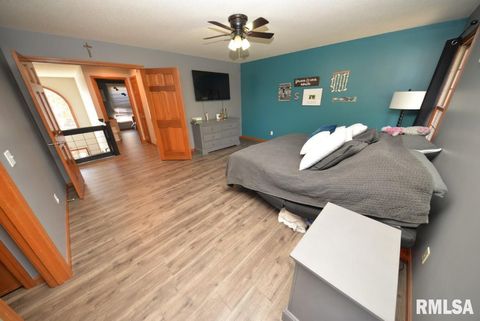 Tiny photo for 501 CARDINAL Drive, Mt Vernon, IL 62864 (MLS # EB460440)