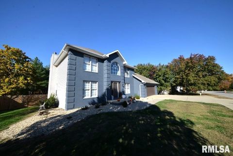 Tiny photo for 501 CARDINAL Drive, Mt Vernon, IL 62864 (MLS # EB460440)