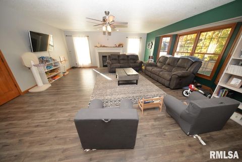 Tiny photo for 501 CARDINAL Drive, Mt Vernon, IL 62864 (MLS # EB460440)