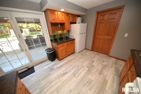 Tiny photo for 501 CARDINAL Drive, Mt Vernon, IL 62864 (MLS # EB460440)