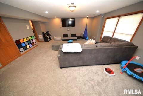 Tiny photo for 501 CARDINAL Drive, Mt Vernon, IL 62864 (MLS # EB460440)