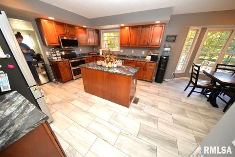 Tiny photo for 501 CARDINAL Drive, Mt Vernon, IL 62864 (MLS # EB460440)