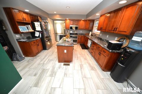 Tiny photo for 501 CARDINAL Drive, Mt Vernon, IL 62864 (MLS # EB460440)