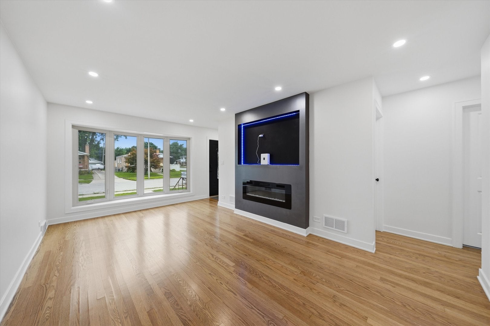 2905 W 102nd Place